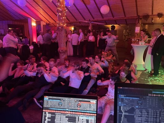 Welche Musik spielst du auf Hochzeiten? NJ-Eventing